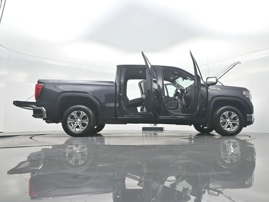 Used 2025 Silver GMC SLT image 50