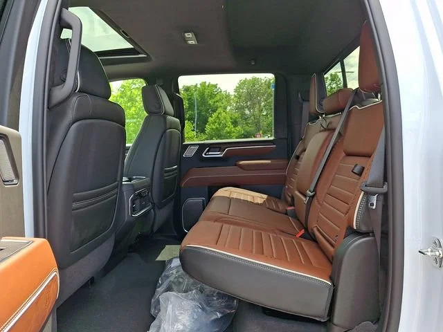 New 2026 Glacier White Tricoat GMC Denali Ultimate image 9