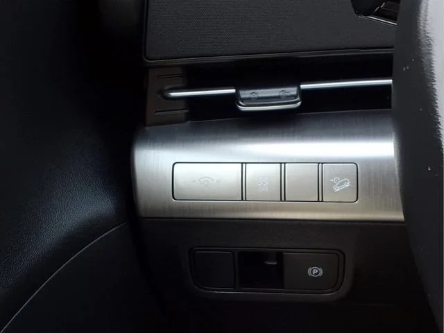 Used 2024  Hyundai SEL image 15