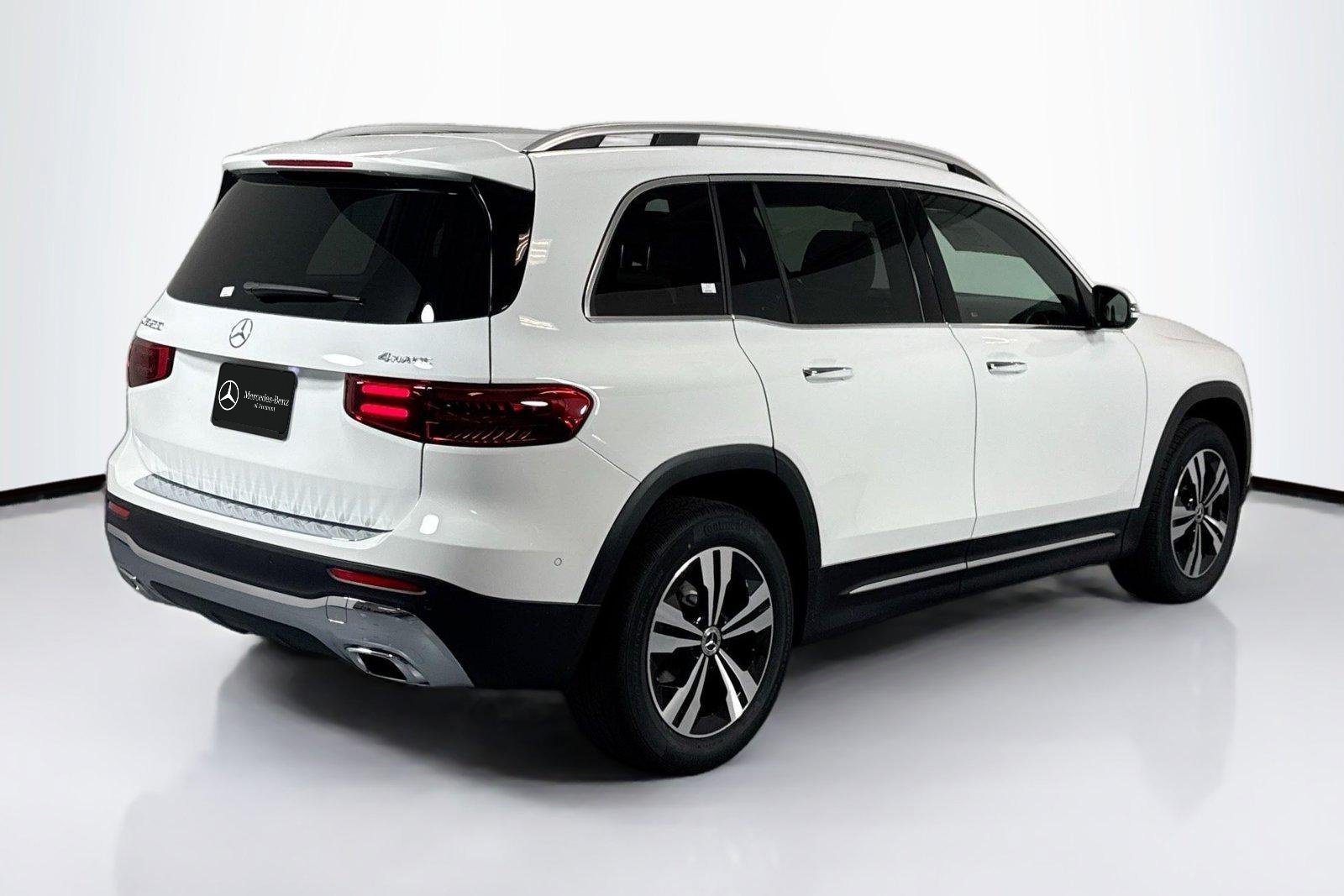 New 2026 Polar White Mercedes-Benz GLB 250 image 5