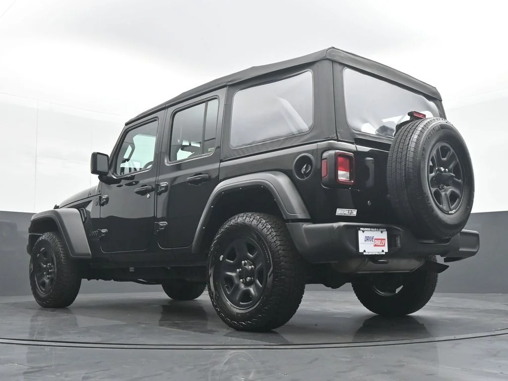 Used 2022 Black Jeep Unlimited Sport image 27