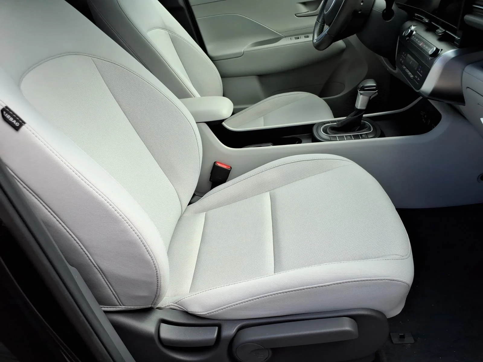 Used 2025 Abyss Black Pearl Hyundai SEL image 23