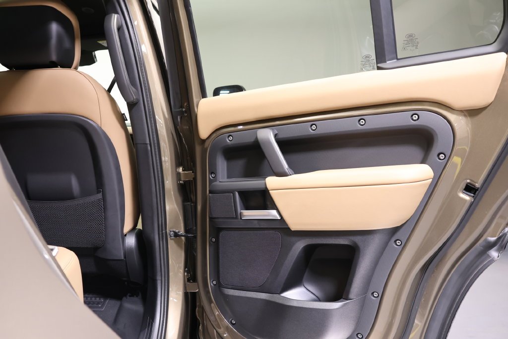 New 2026 Gondwana Stone Metallic Land Rover X-Dynamic SE image 42