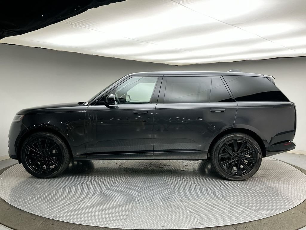 New 2026 Carpathian Gray Premium Metallic Land Rover SE image 2