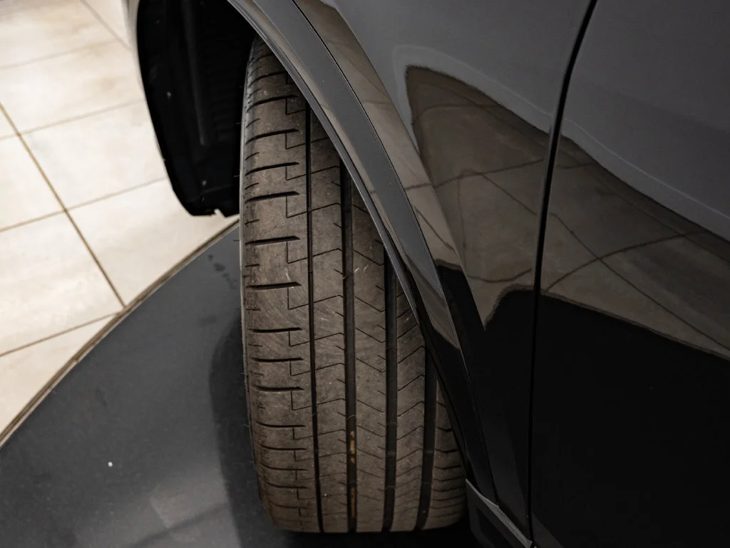 Used 2025 Mythos Black Metallic Audi 4.0T image 47