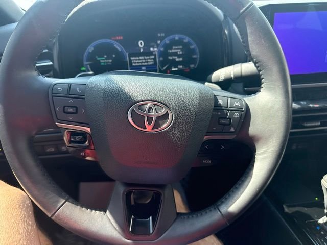 Used 2025  Toyota XSE image 28