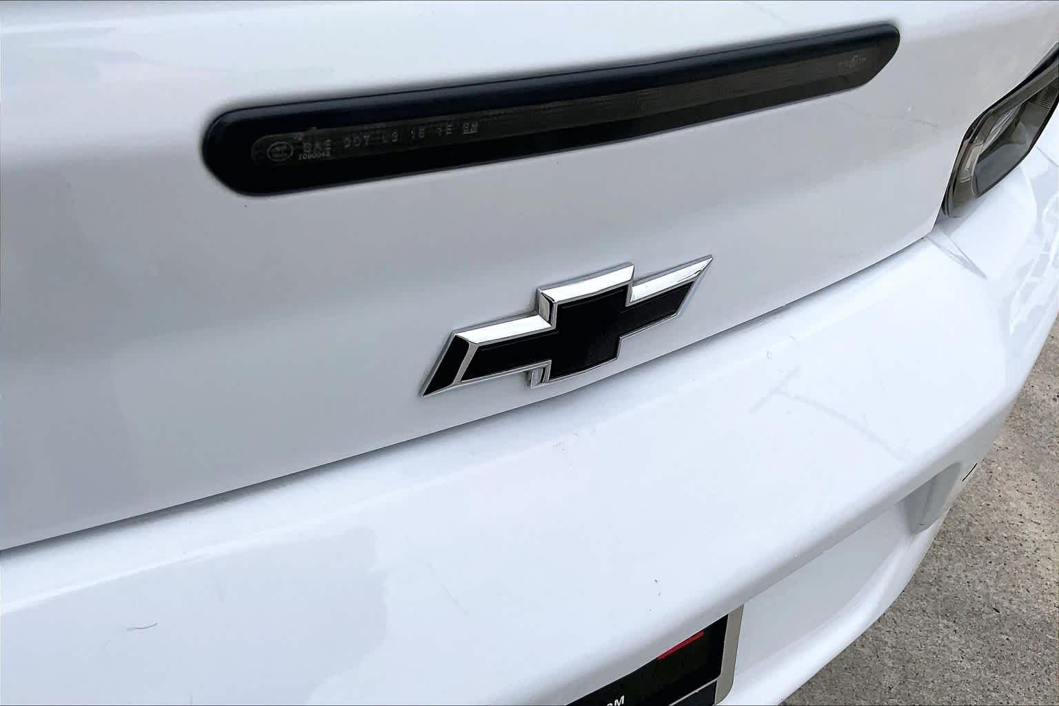 Used 2019 Summit White Chevrolet 2SS image 28