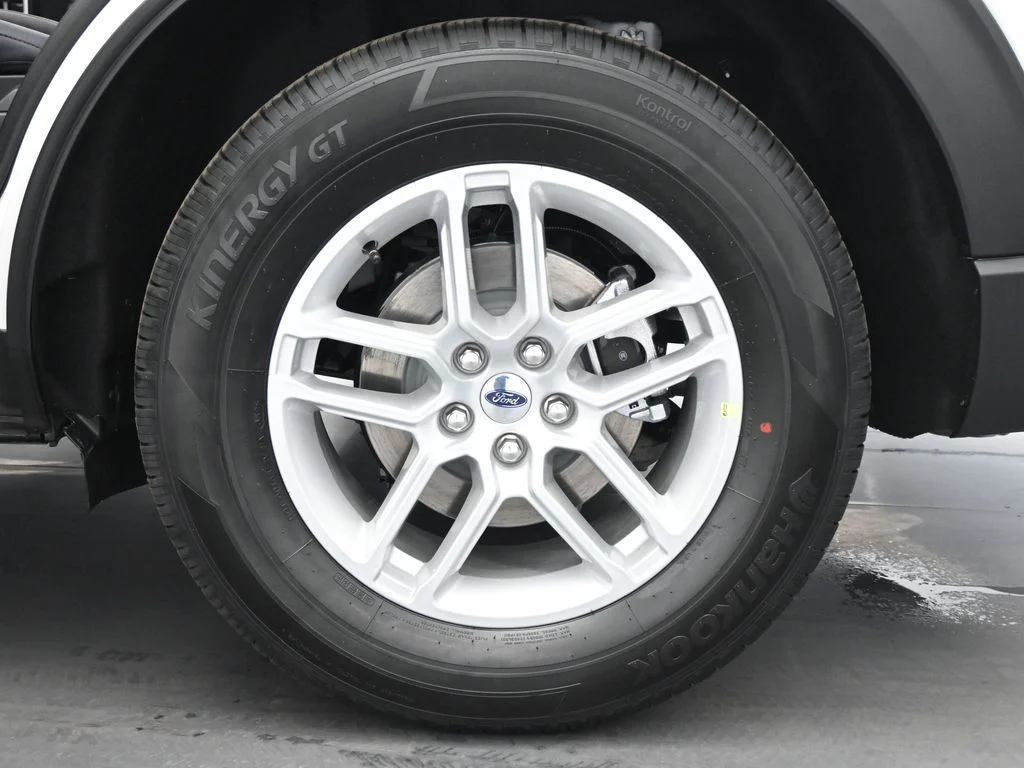 New 2026 Star White Metallic Tri-Coat Ford Active image 22