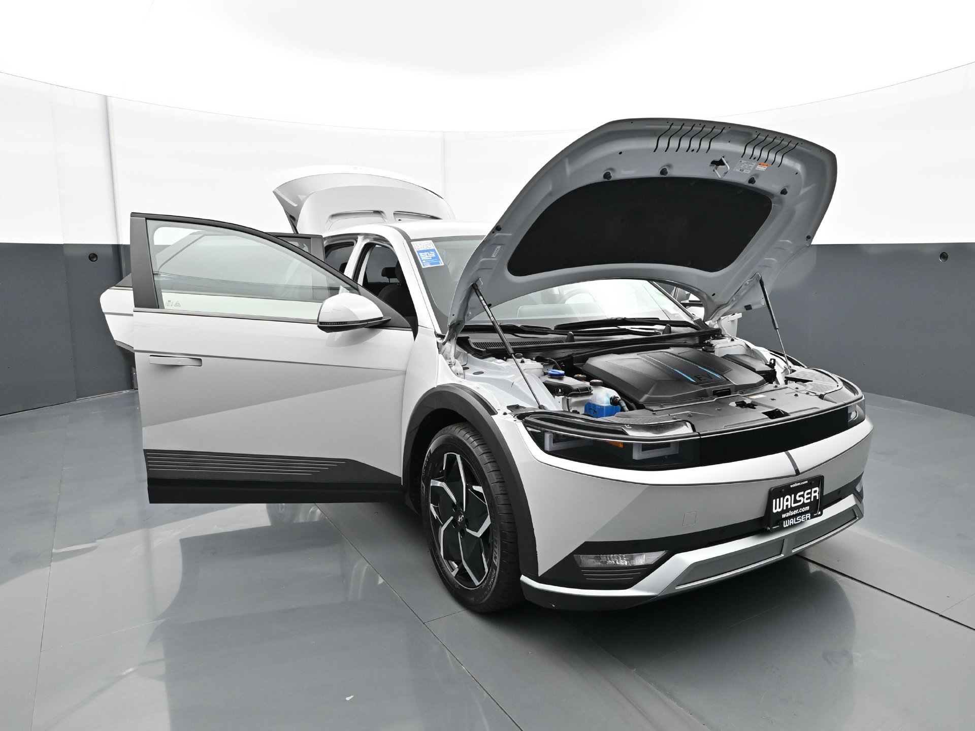 Used 2024 Cyber Gray Hyundai SEL AWD image 43