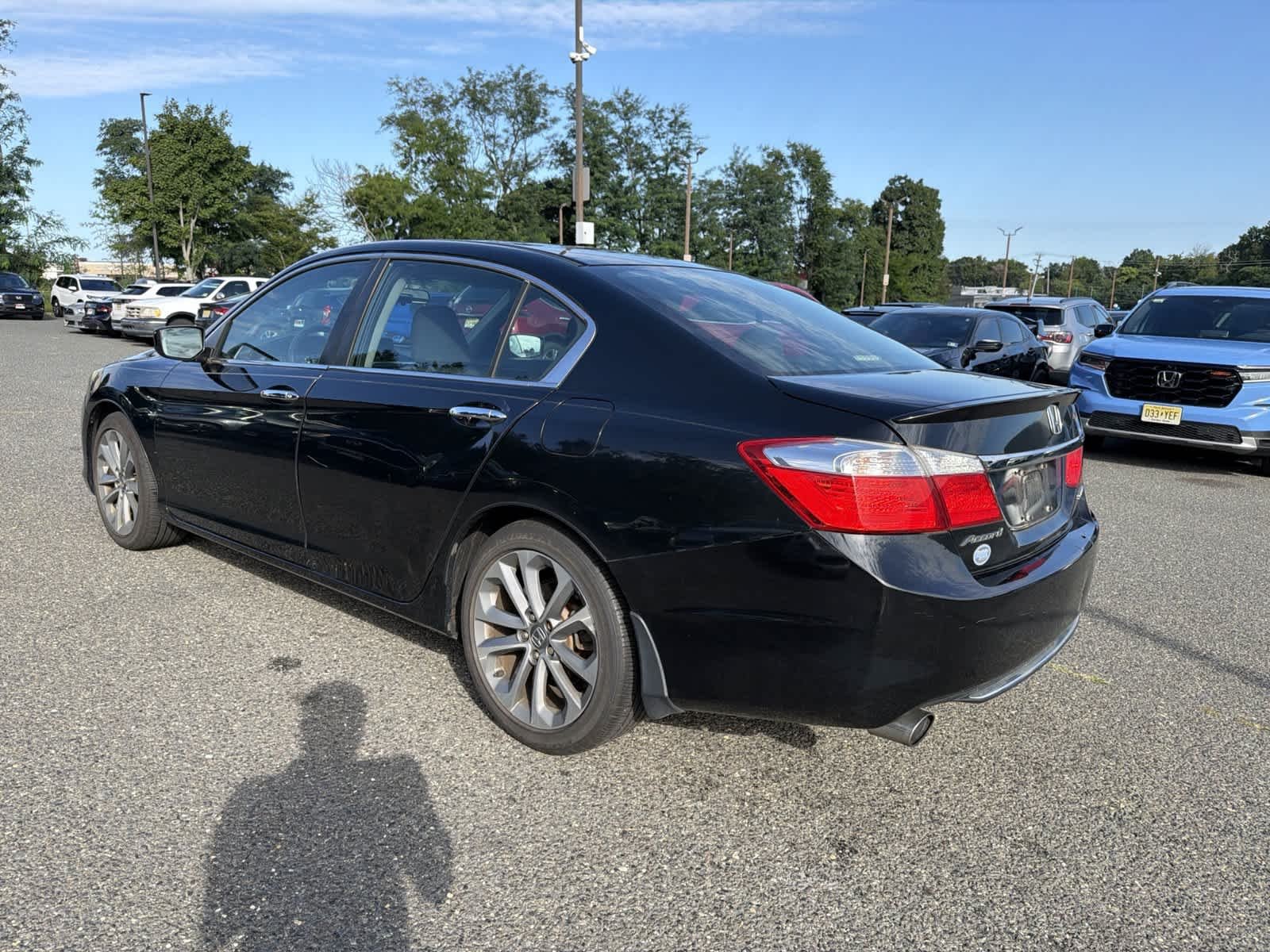 Used 2014  Honda Sport image 3