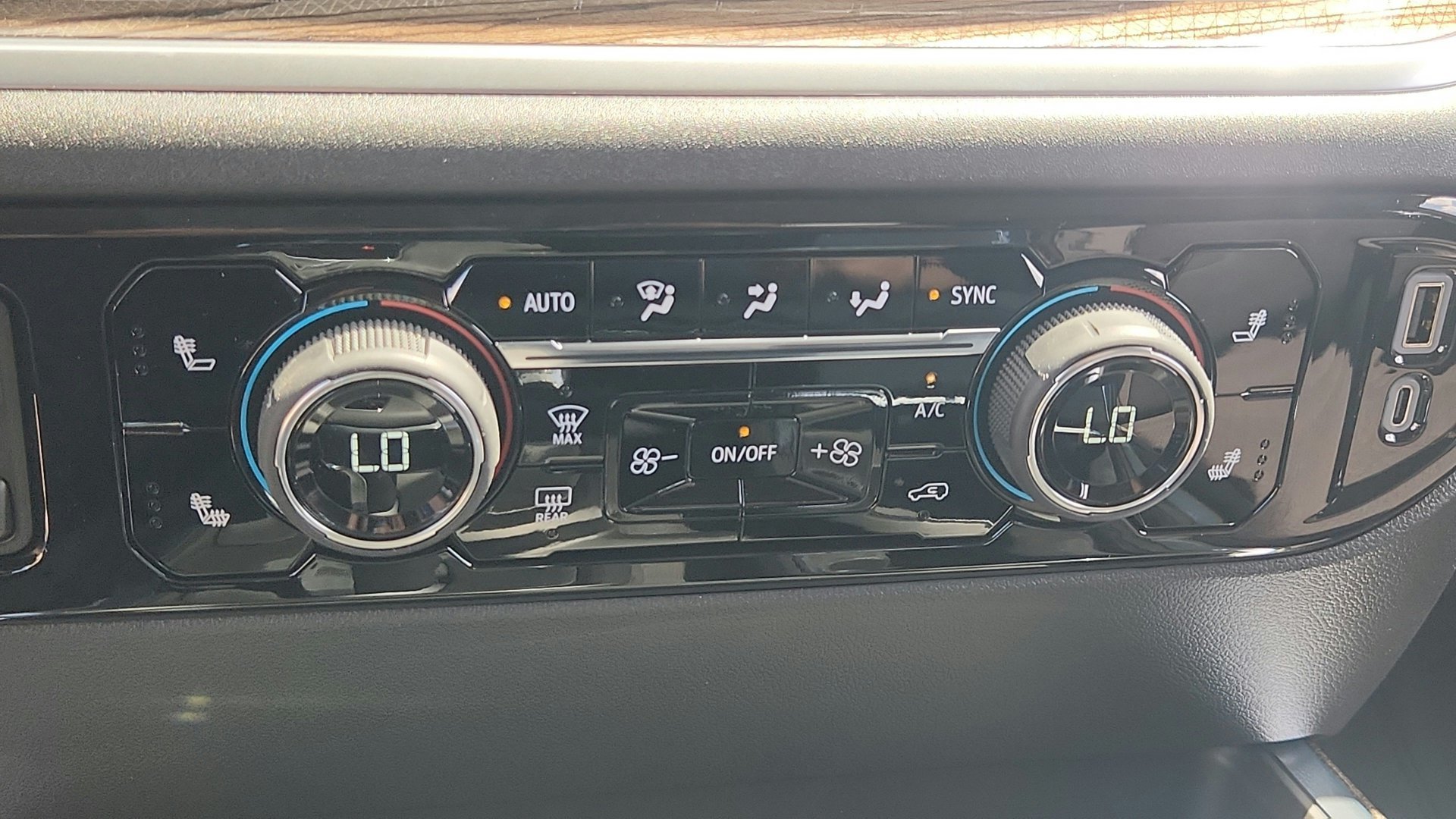 2026 Chevrolet Silverado 1500 LT - Photo 17