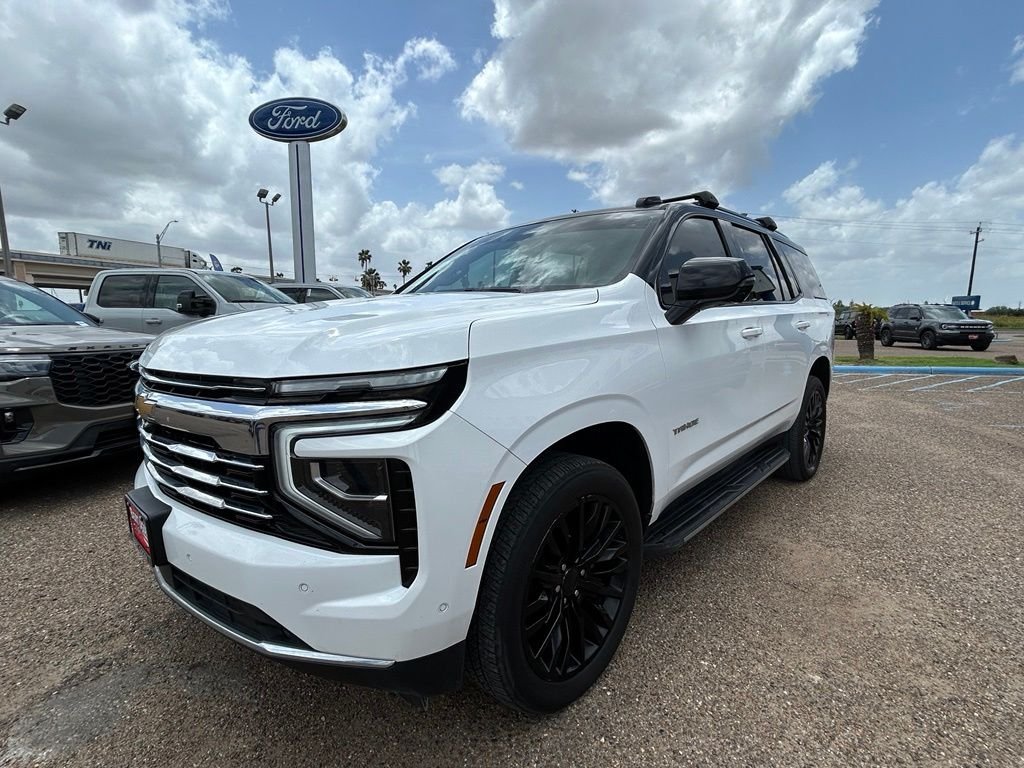 Used 2025 White Chevrolet LT image 3