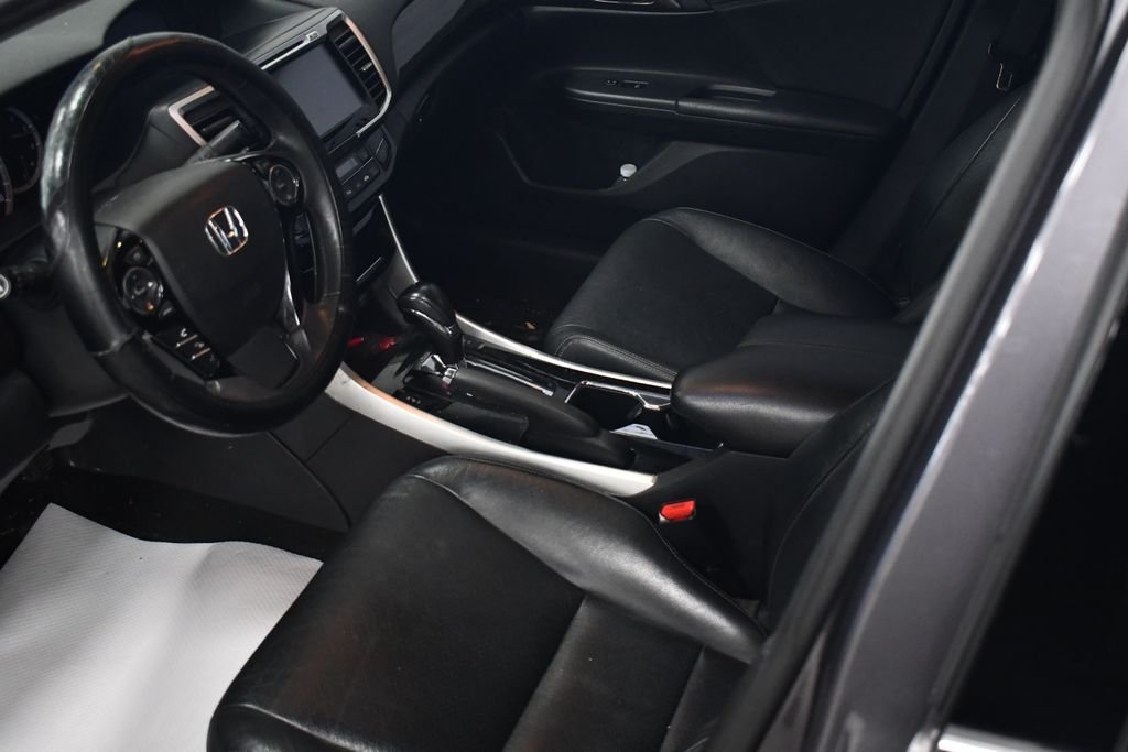 Certified Used 2016 Modern Steel Metallic Honda EX-L image 4