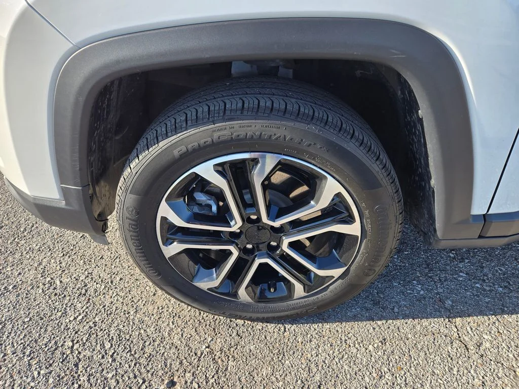 Used 2023 White Jeep Limited image 10