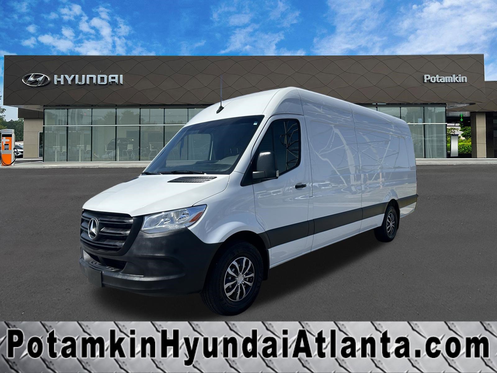2024 Mercedes-Benz Sprinter 2500 170 Ext WB High Roof's photo