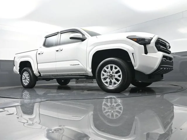 Used 2024 White Toyota SR5 image 30