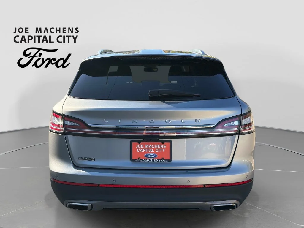 Used 2023 Silver Lincoln Standard image 6