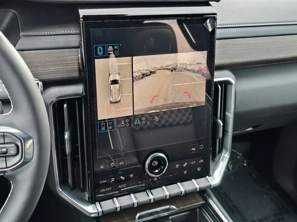 2026 GMC Acadia Denali - Photo 21