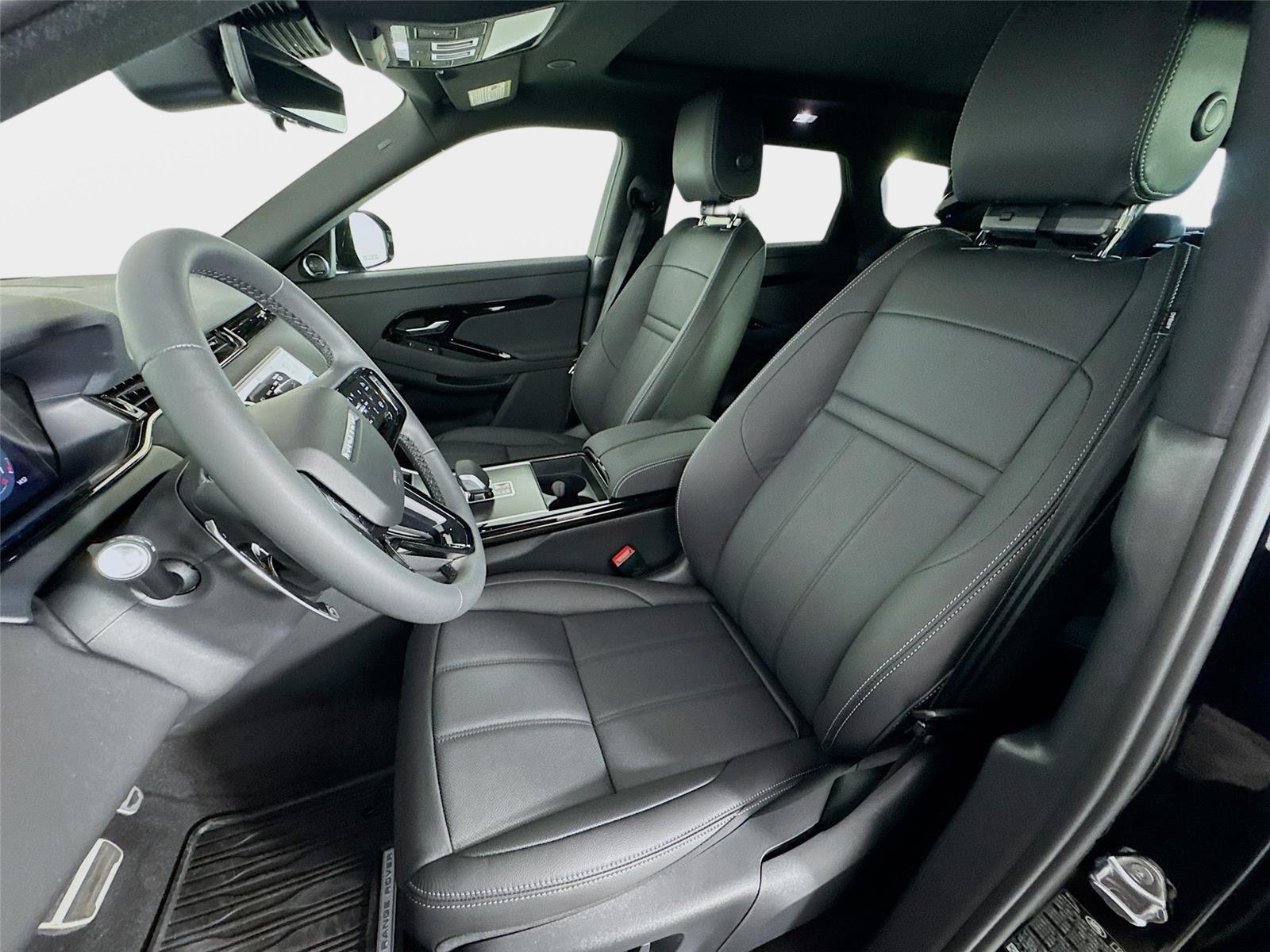 Used 2026 Santorini Black Land Rover Hoxton Edition image 11