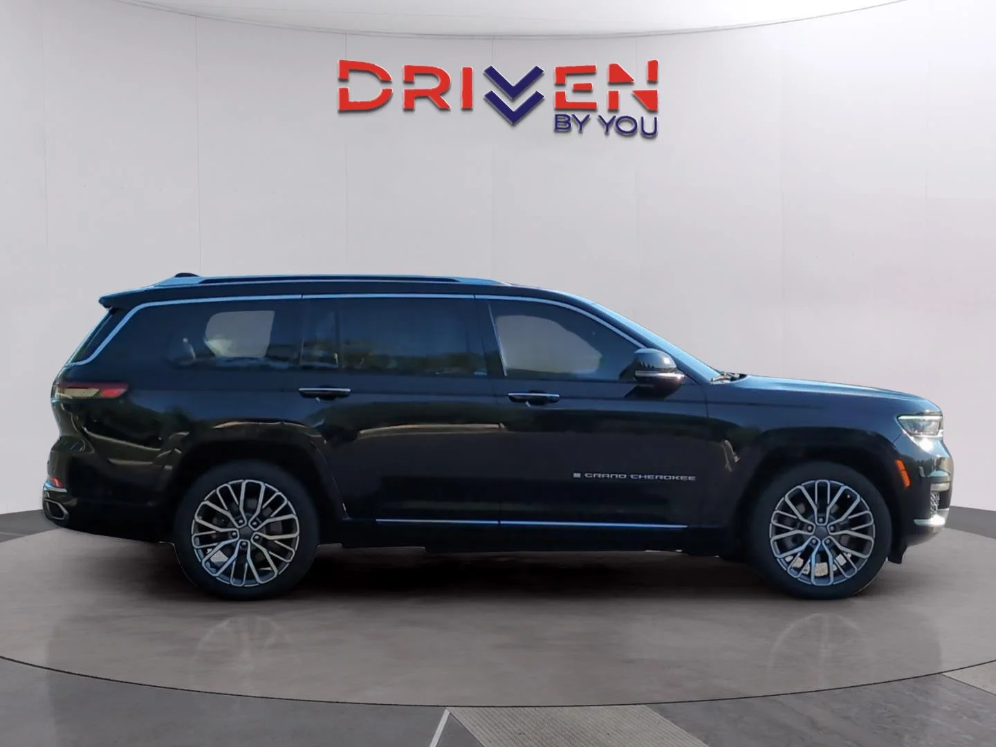 Used 2021 Diamond Black Crystal Pearlcoat Jeep Summit Reserve image 6
