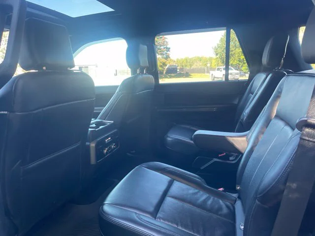 Used 2020 Black Ford XLT image 9