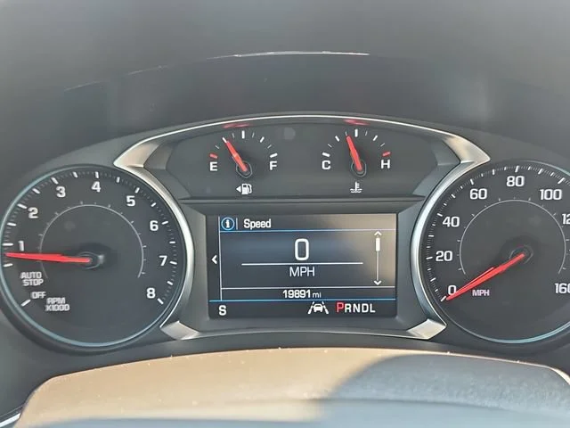 Used 2024 Summit White Chevrolet LT image 15