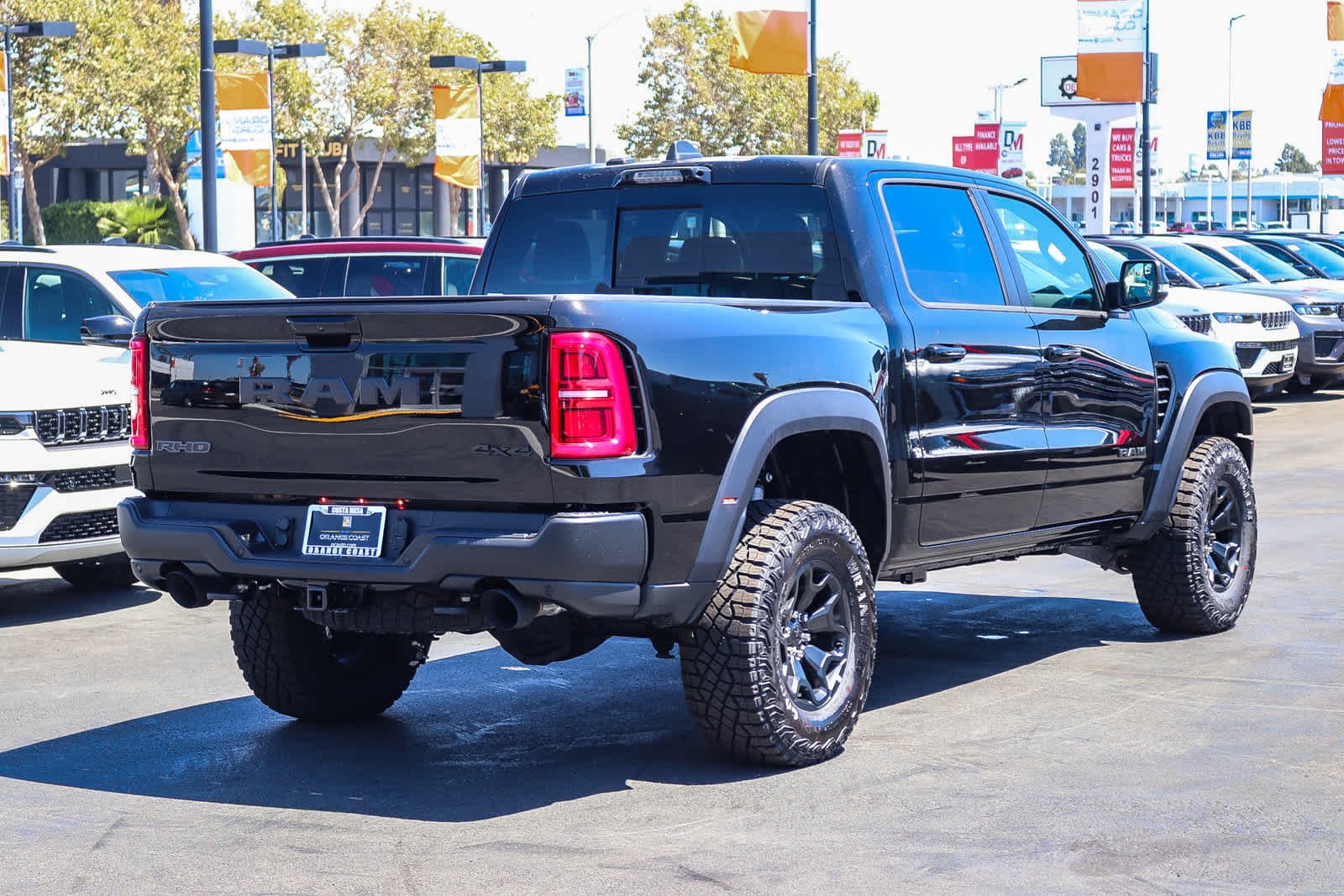 New 2026 Diamond Black Crystal Pearl-Coat Exterior Paint RAM RHO image 4