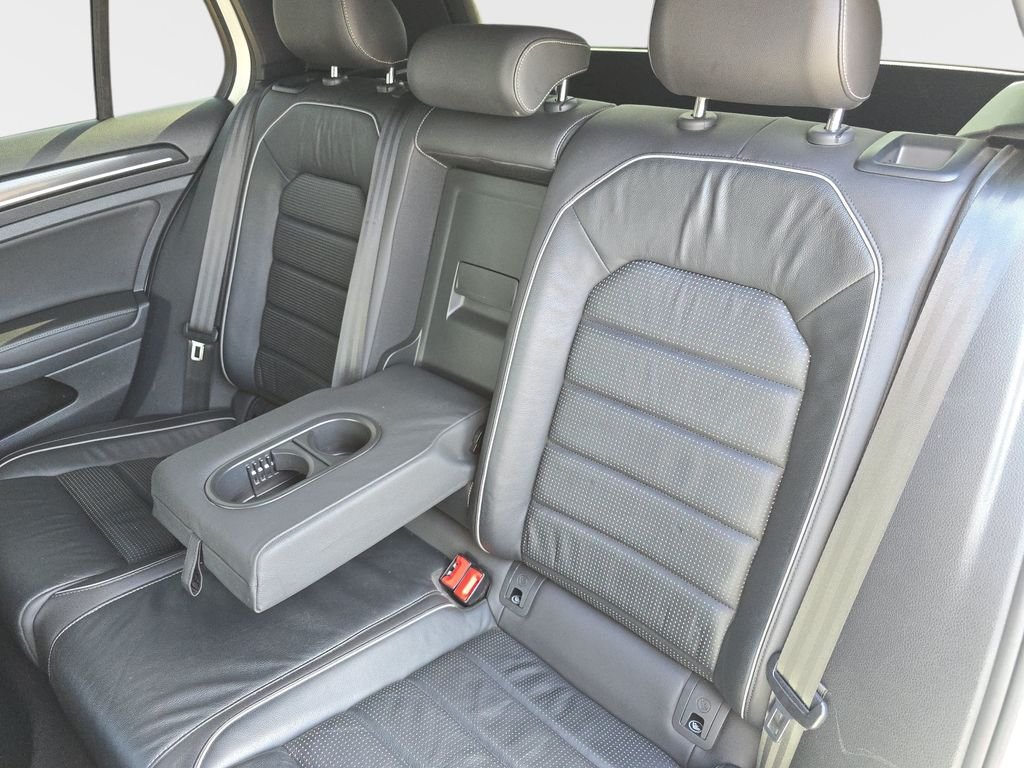 Used 2019 White Volkswagen DCC & Navigation 4Motion image 17