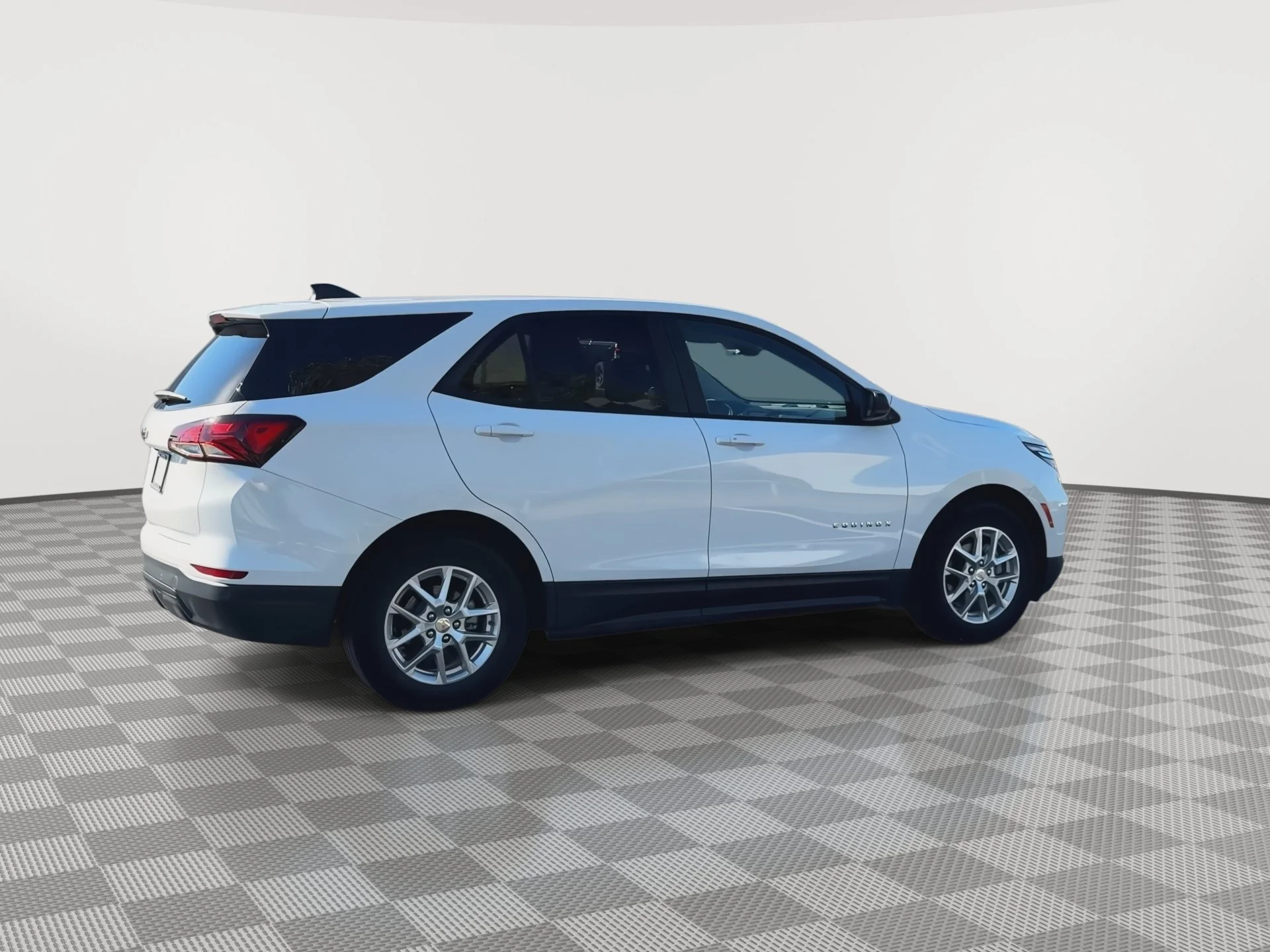 2024 Chevrolet Equinox LS - Photo 9