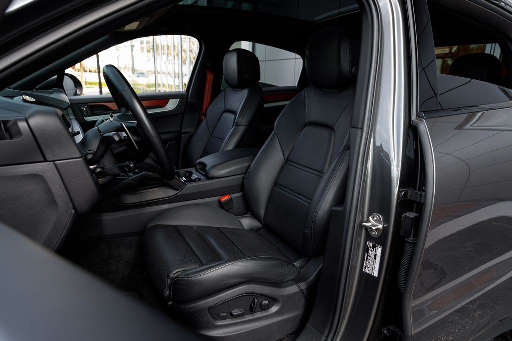Used 2024 Quartzite Grey Metallic Porsche  image 30