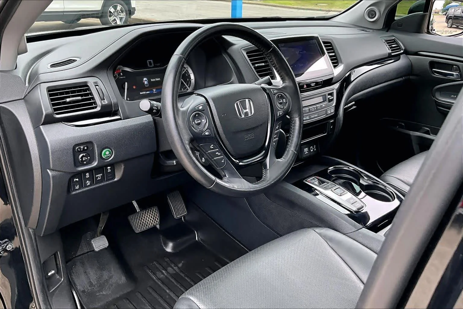 Used 2020 Crystal Black Pearl Honda RTL-E image 18