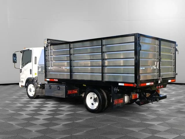 New 2025 Arc White Chevrolet  image 3
