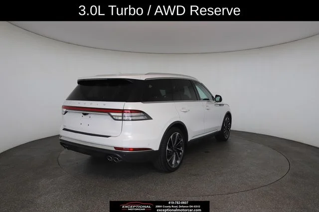Used 2020 White Lincoln Reserve image 17