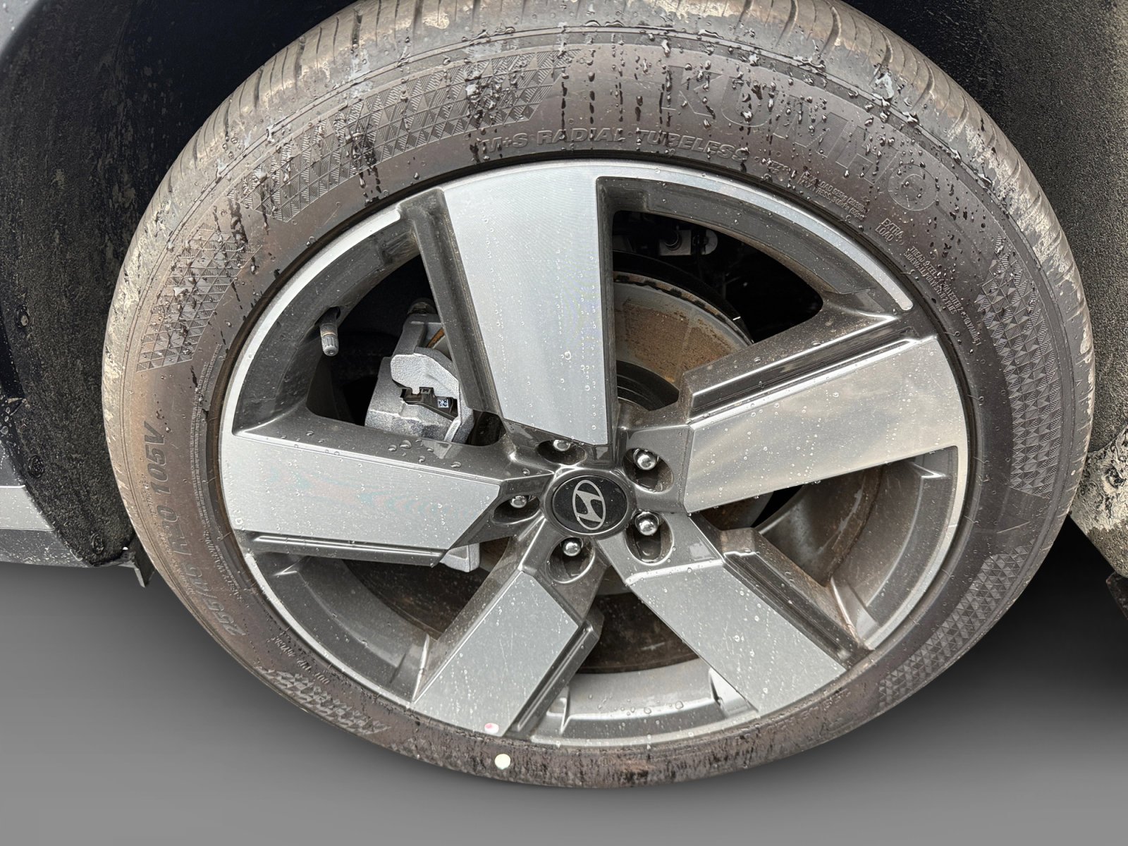 2026 Hyundai Santa Fe Limited - Photo 9