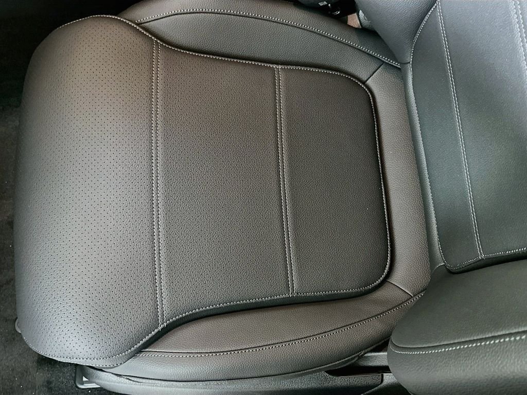 New 2026 Twilight Blue Metallic Mercedes-Benz C 300 image 19