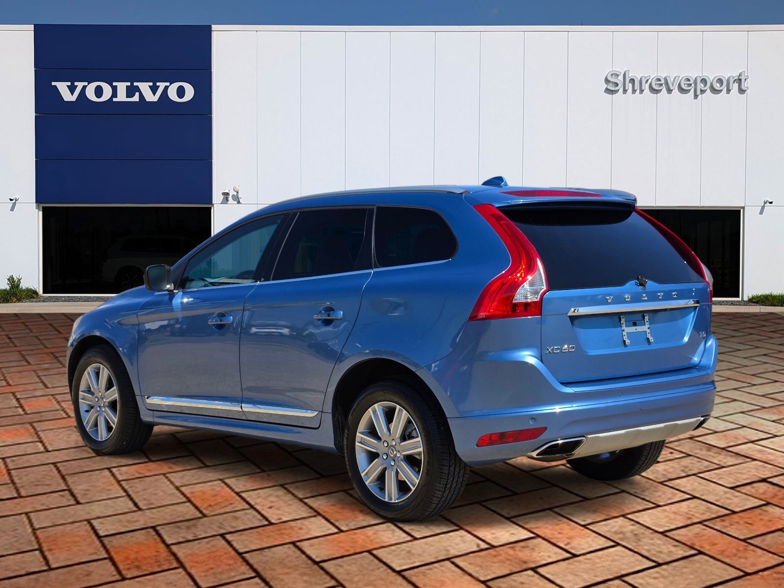 Used 2017 Blue Metallic Volvo Inscription image 6