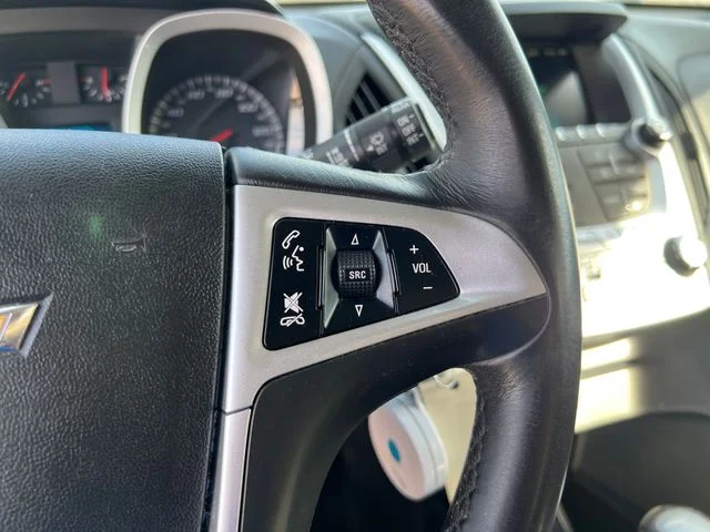 Used 2013 White Chevrolet LT image 19