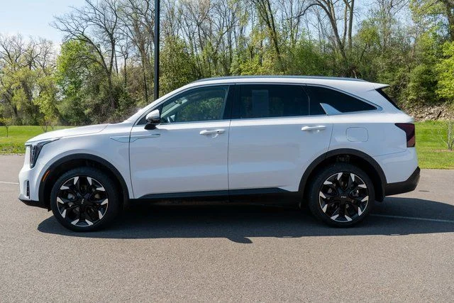 Used 2025 White Kia EX image 9