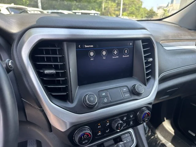 Used 2023 White GMC SLT image 22