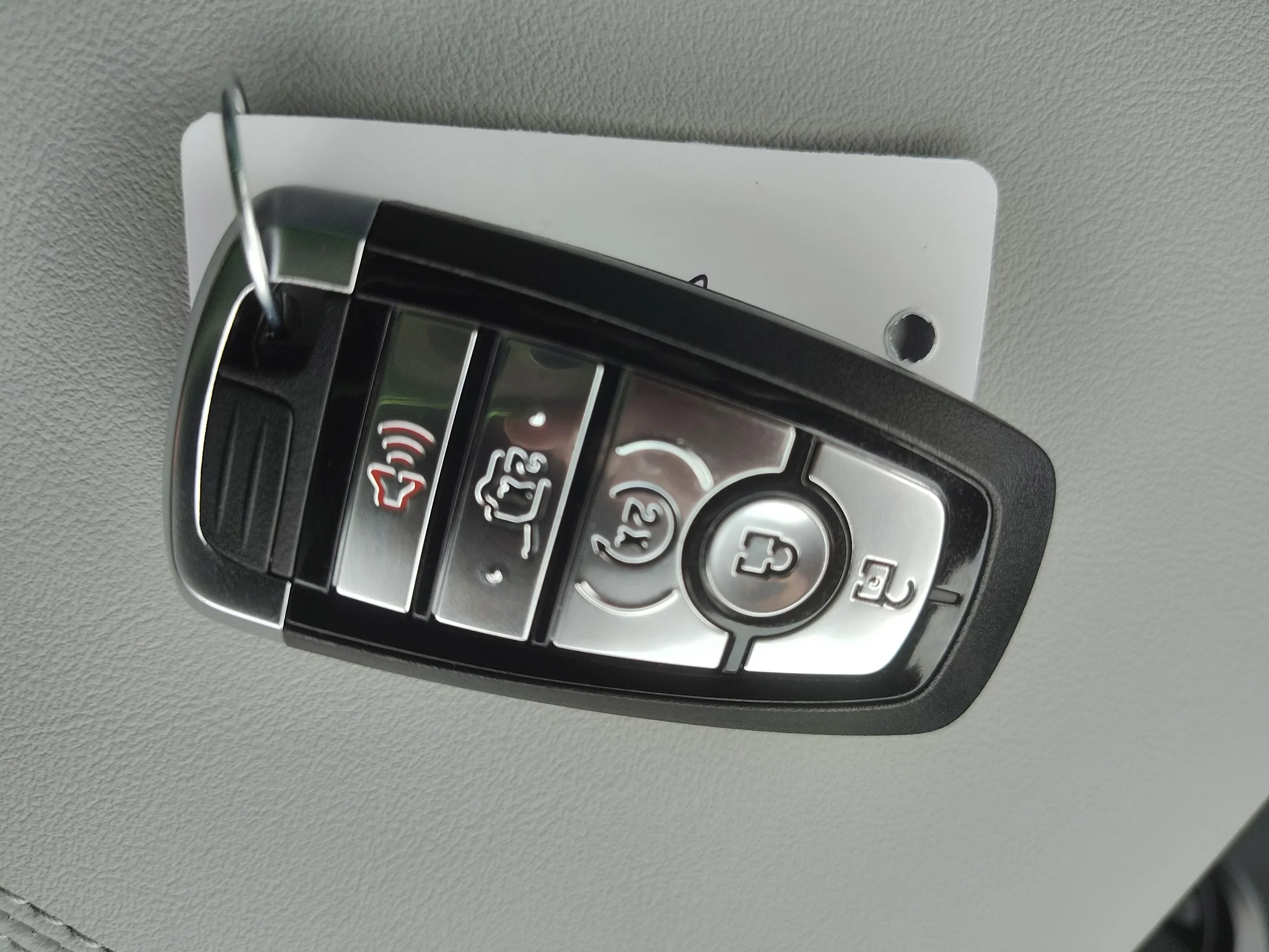 New 2027 Star White Metallic Tri-Coat Ford Platinum™ image 26