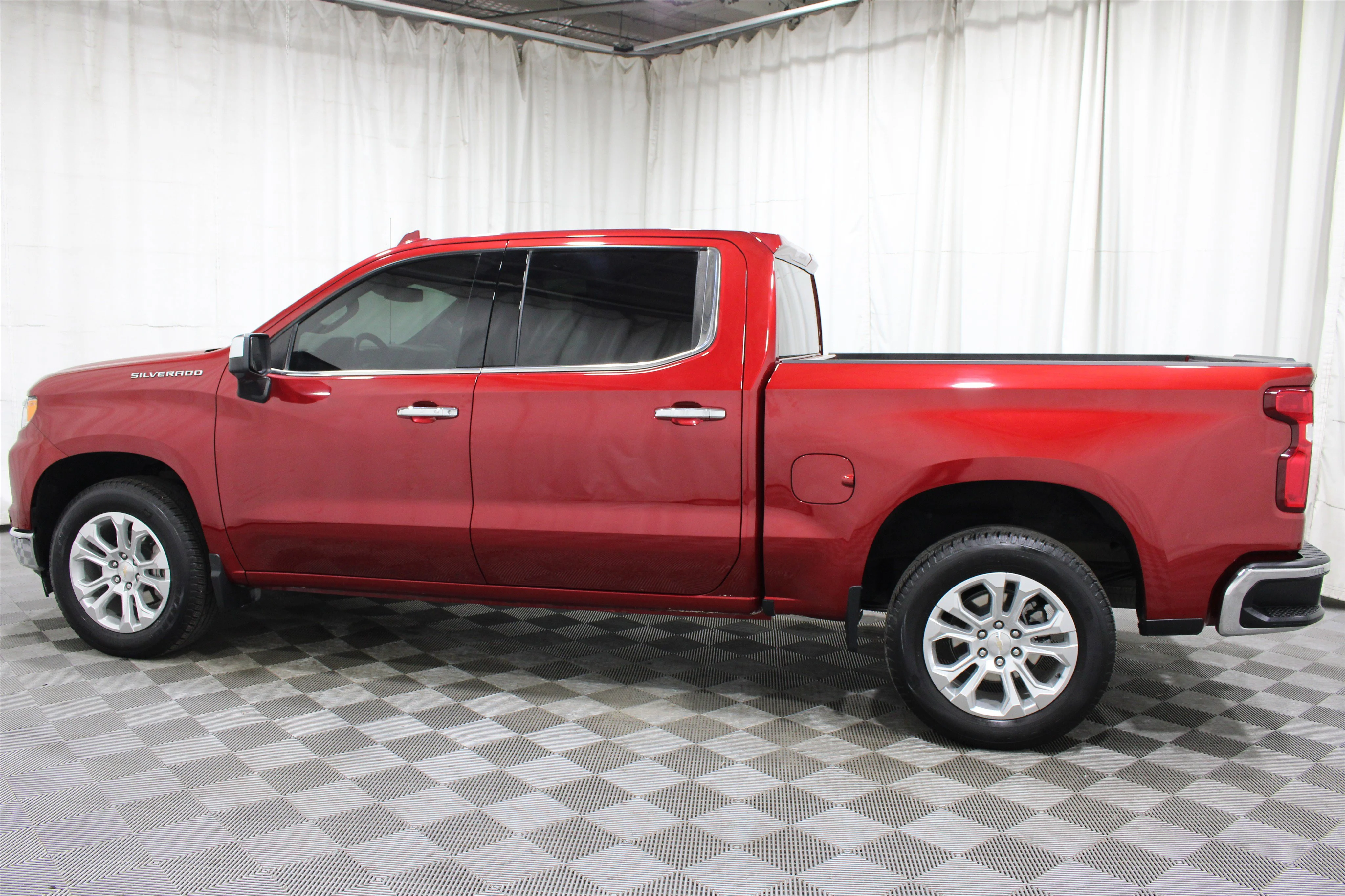 2024 Chevrolet Silverado 1500 LTZ - Photo 33