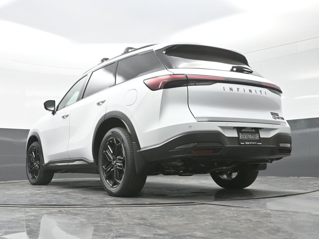 Used 2026 White INFINITI SPORT image 32