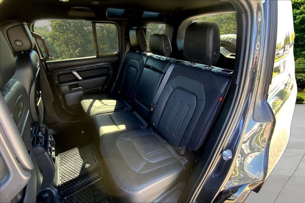 Used 2021 Gray Land Rover X-Dynamic HSE image 22