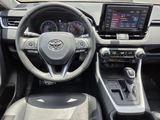 Used 2022 Midnight Black Metallic Toyota XLE Premium image 22