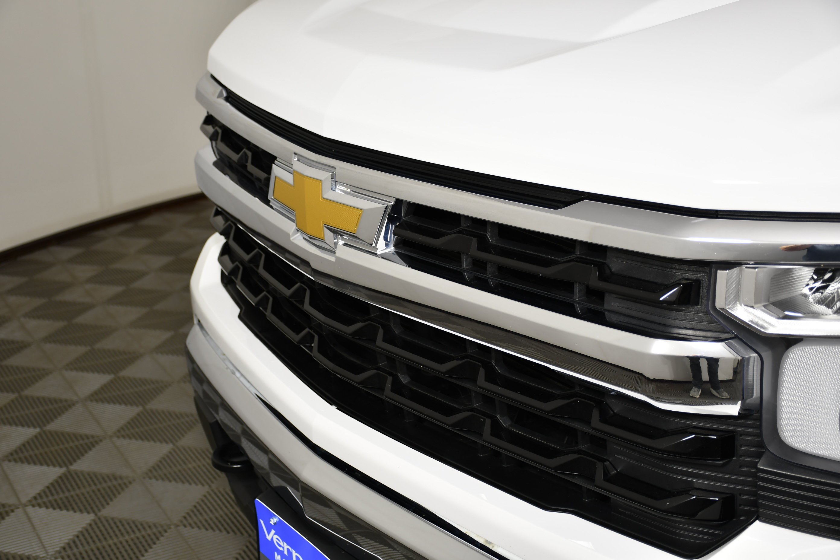 Used 2026 Summit White Chevrolet LT image 11