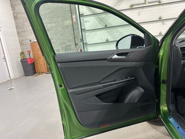 New 2026 Green Volkswagen 1.5T SE Black image 9