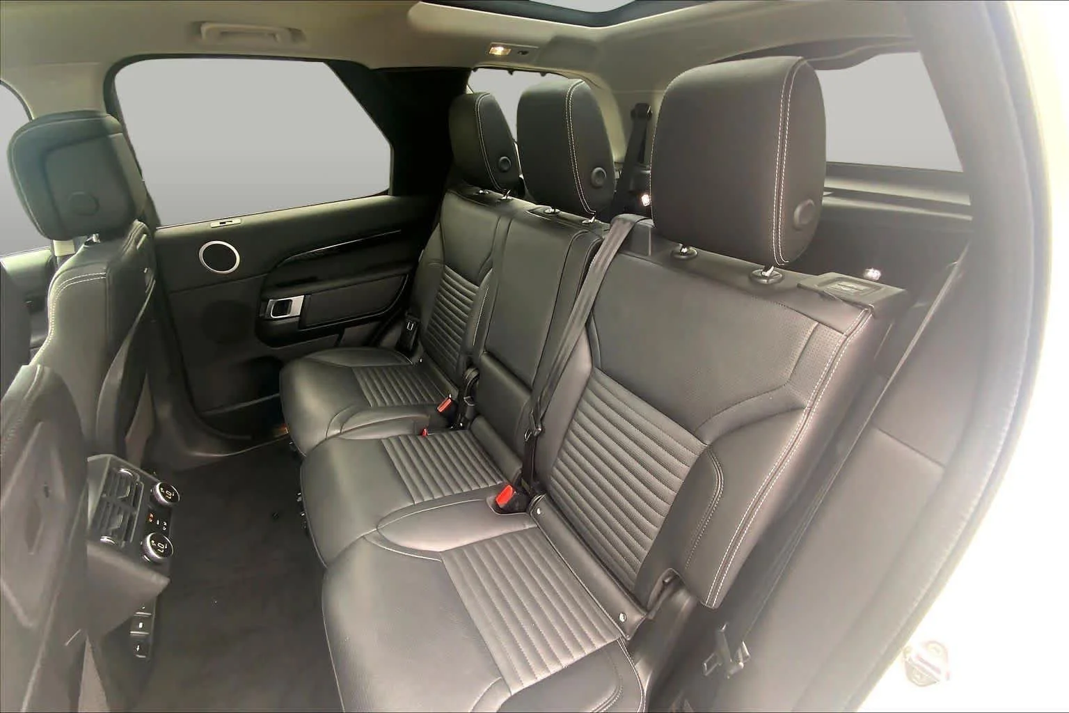 Used 2024 Fuji White Land Rover S image 21