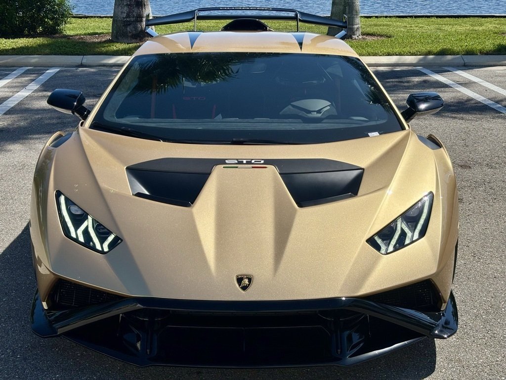 2022 Lamborghini Huracan STO photo 2