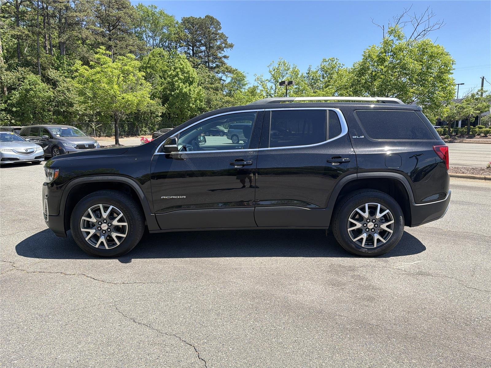 Used 2023 Ebony Twilight Metallic GMC SLE image 25