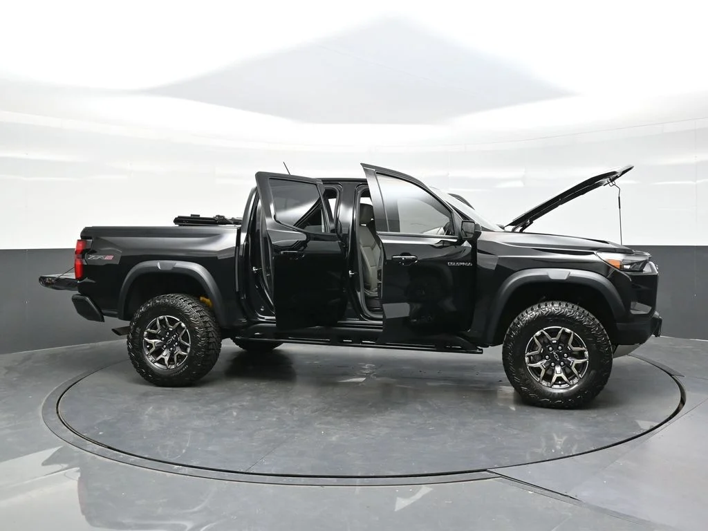 Used 2026 Black Chevrolet ZR2 image 39